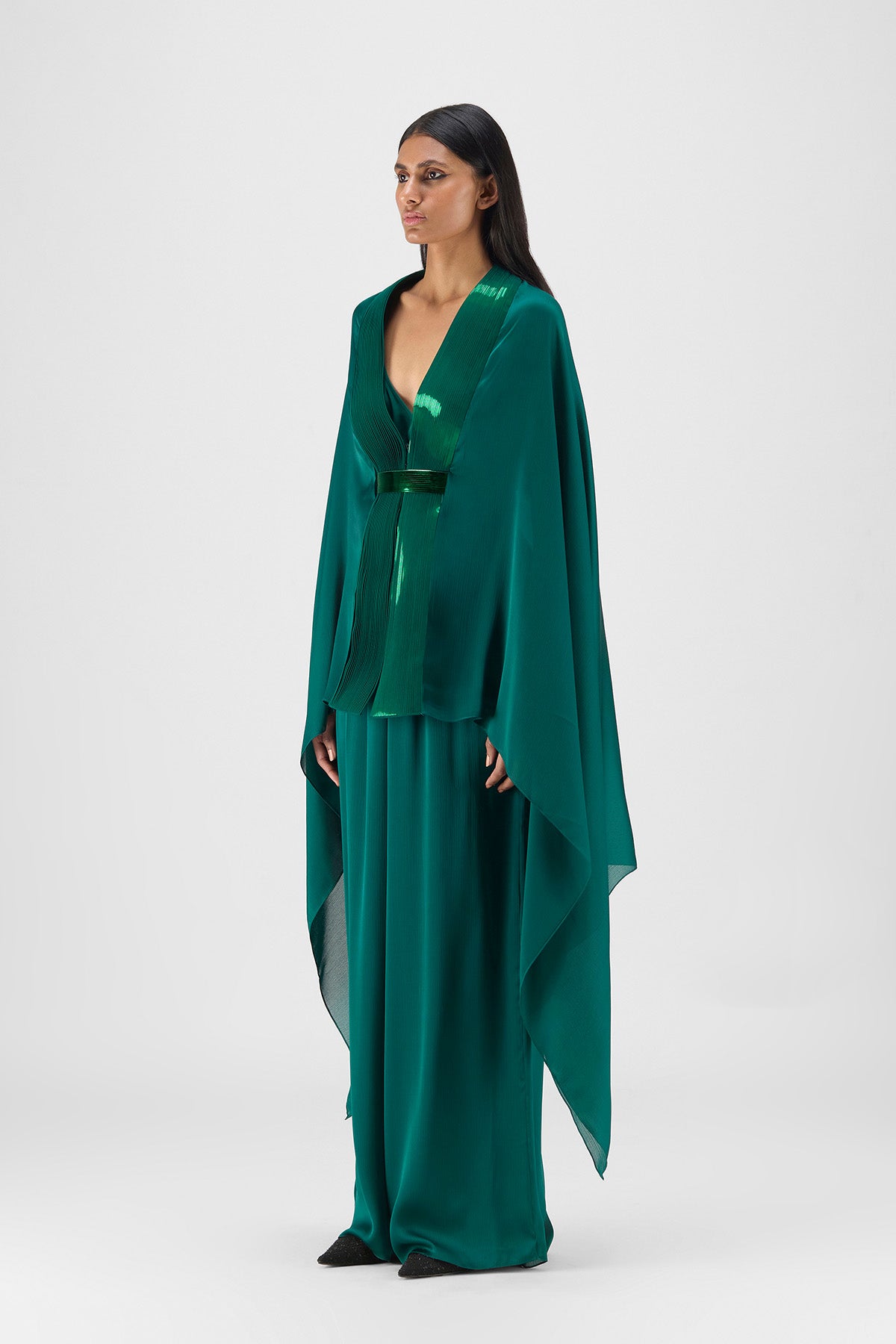 METALLIC STRUCTURED CAPE
