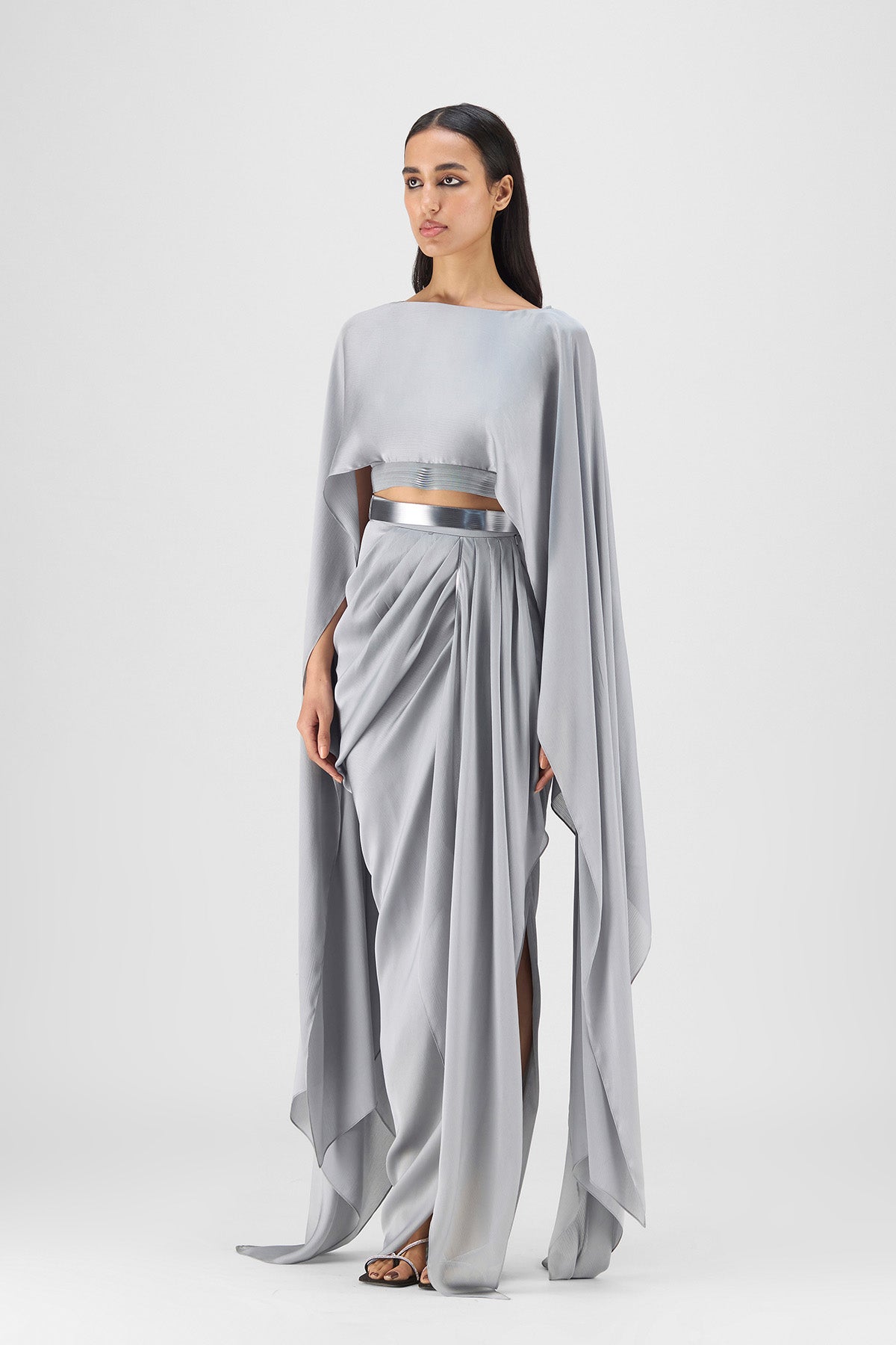 METALLIC FLUID CAPE SET