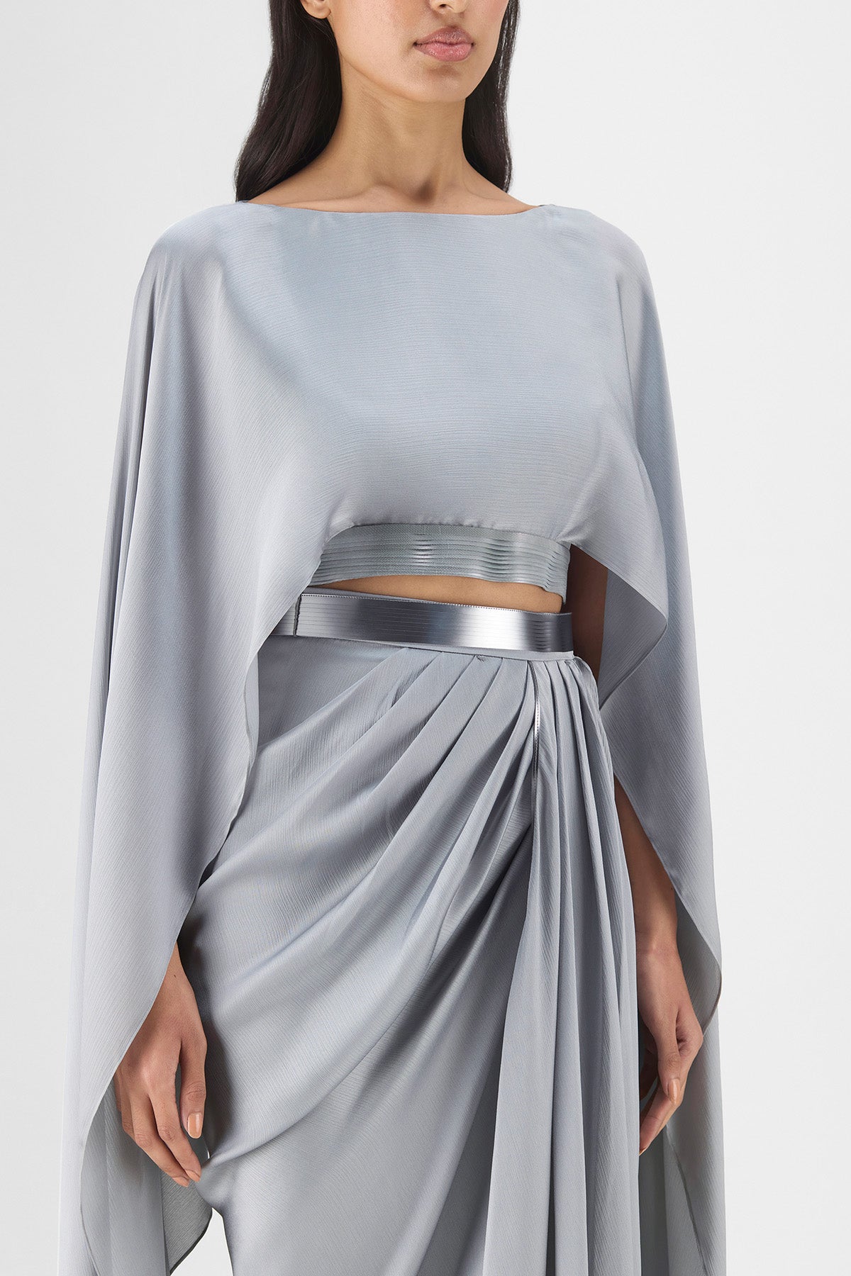 METALLIC FLUID CAPE SET