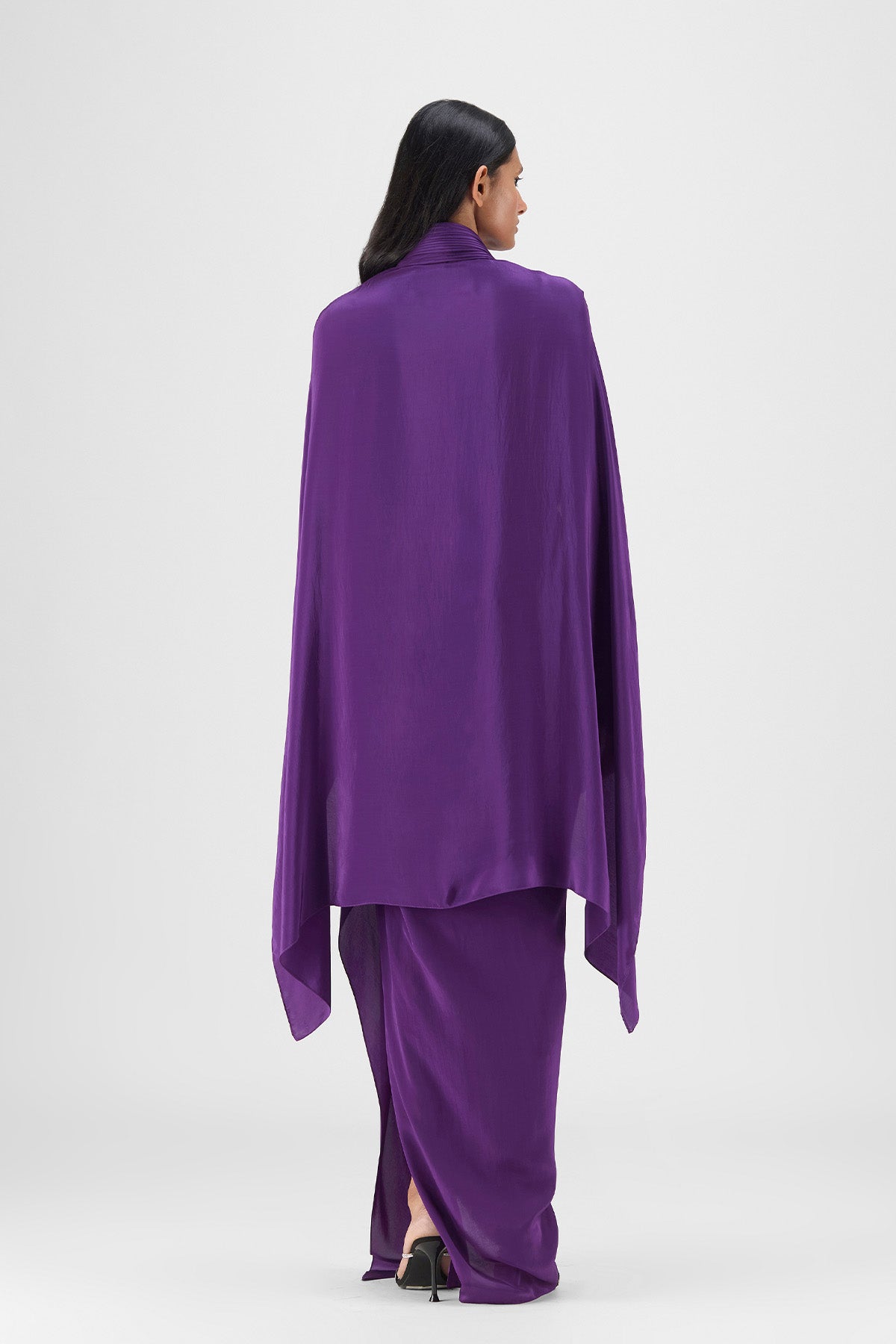METALLIC STRUCTURED CAPE SET