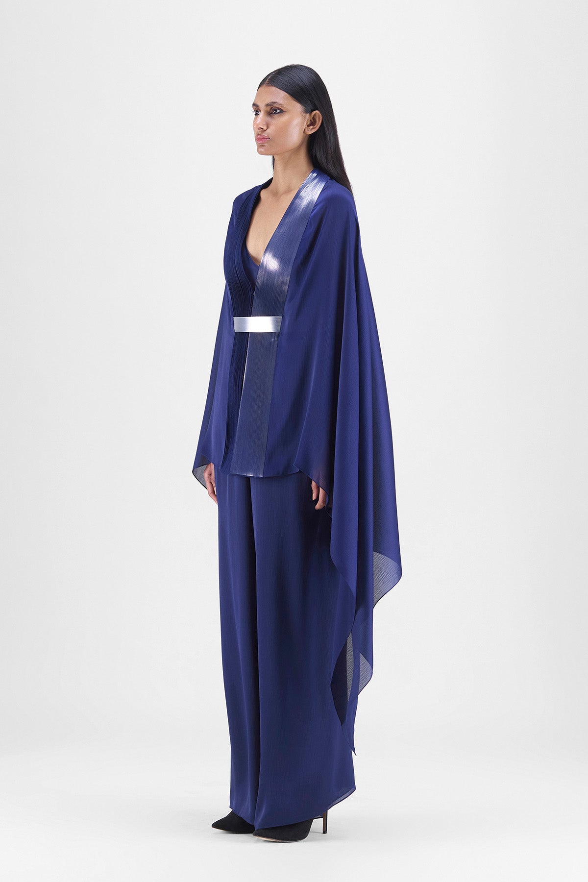 METALLIC SRUCTURED CAPE SET