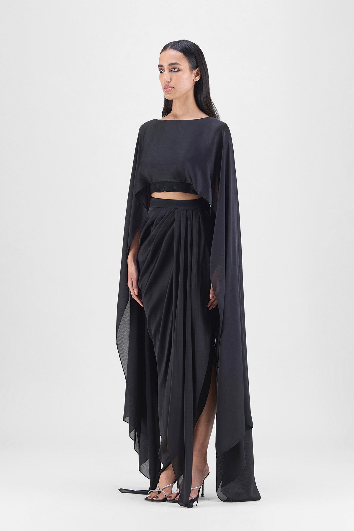 METALLIC FLUID CAPE SET