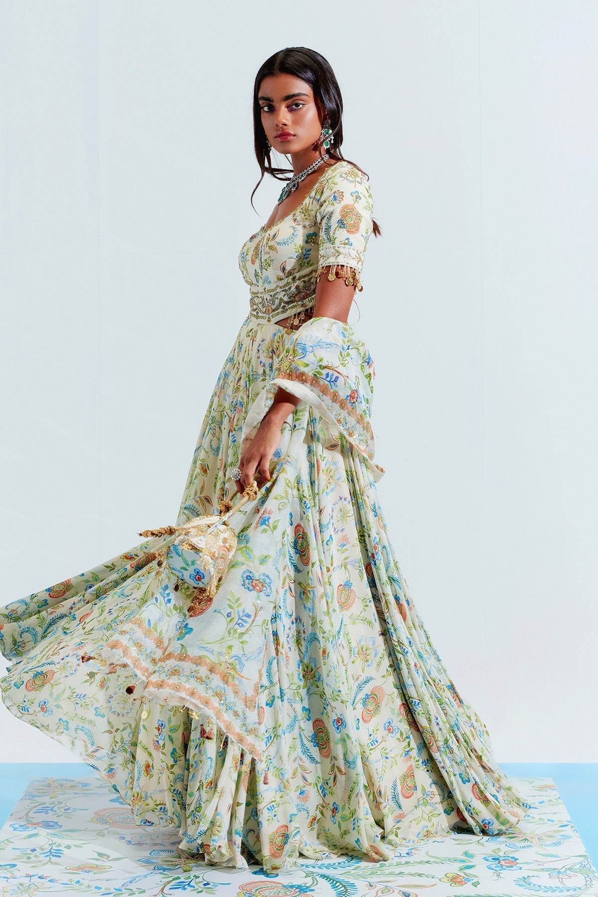 Sukhneet Wadhwa In Bushra