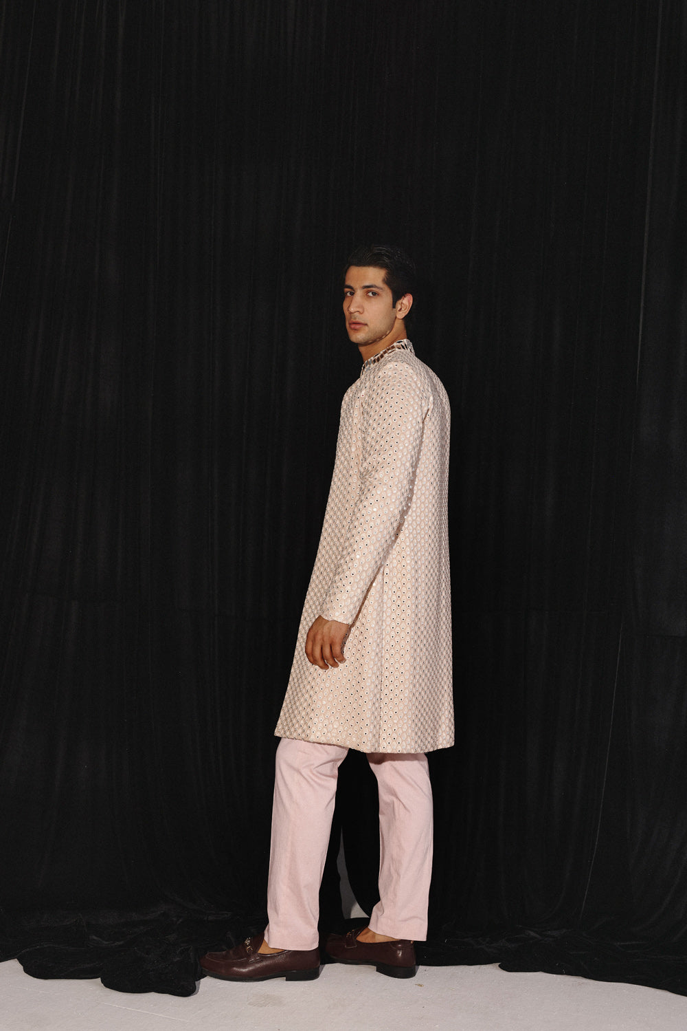 BLUSH PINK KURTA WITH MIRRORWORK AND PANTS