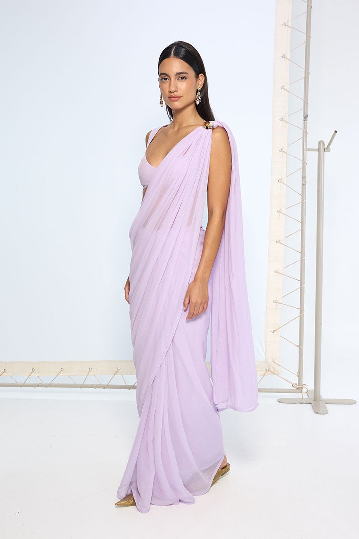 Lilac Movable Brooch Saree