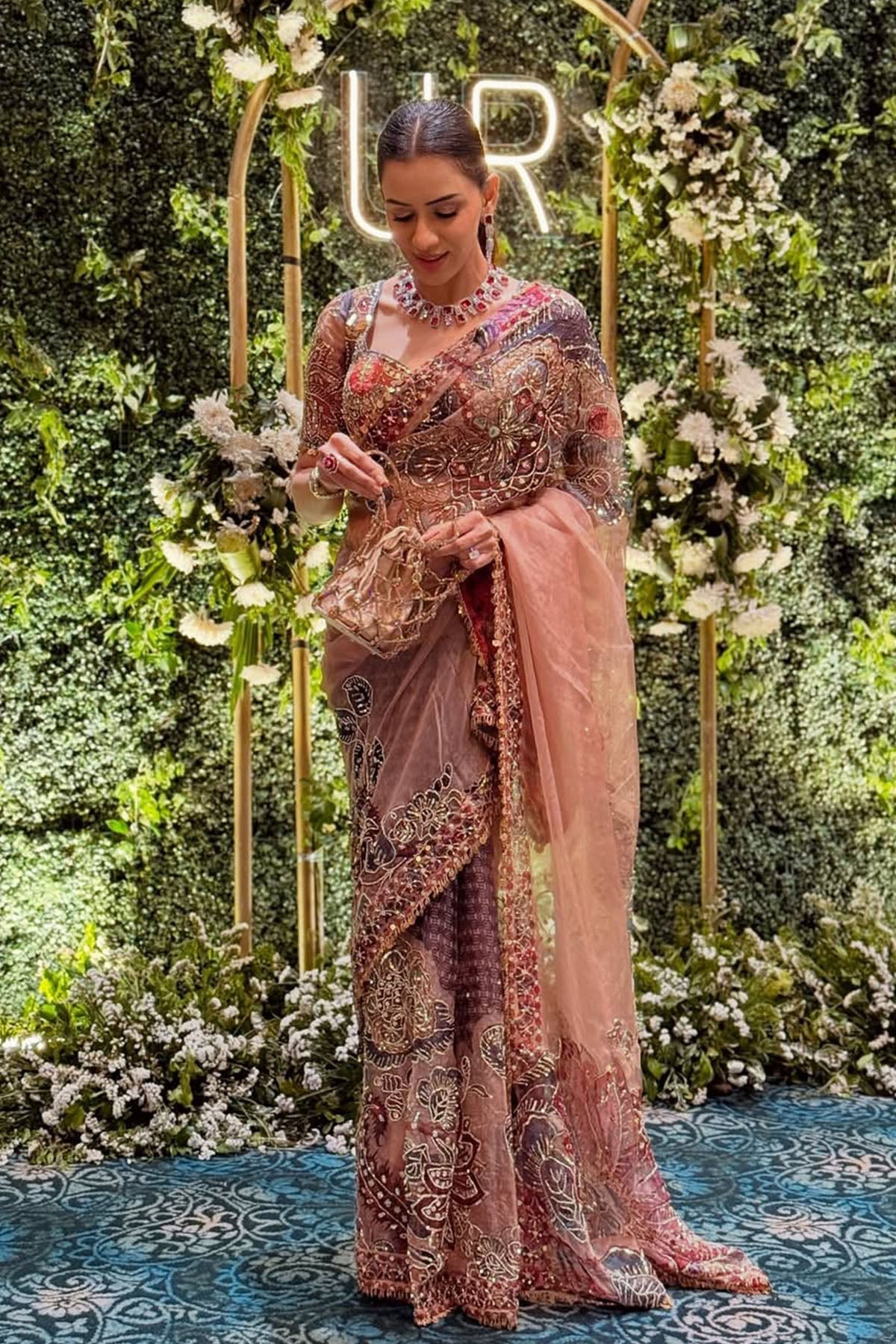 Smriti Khanna in Hana