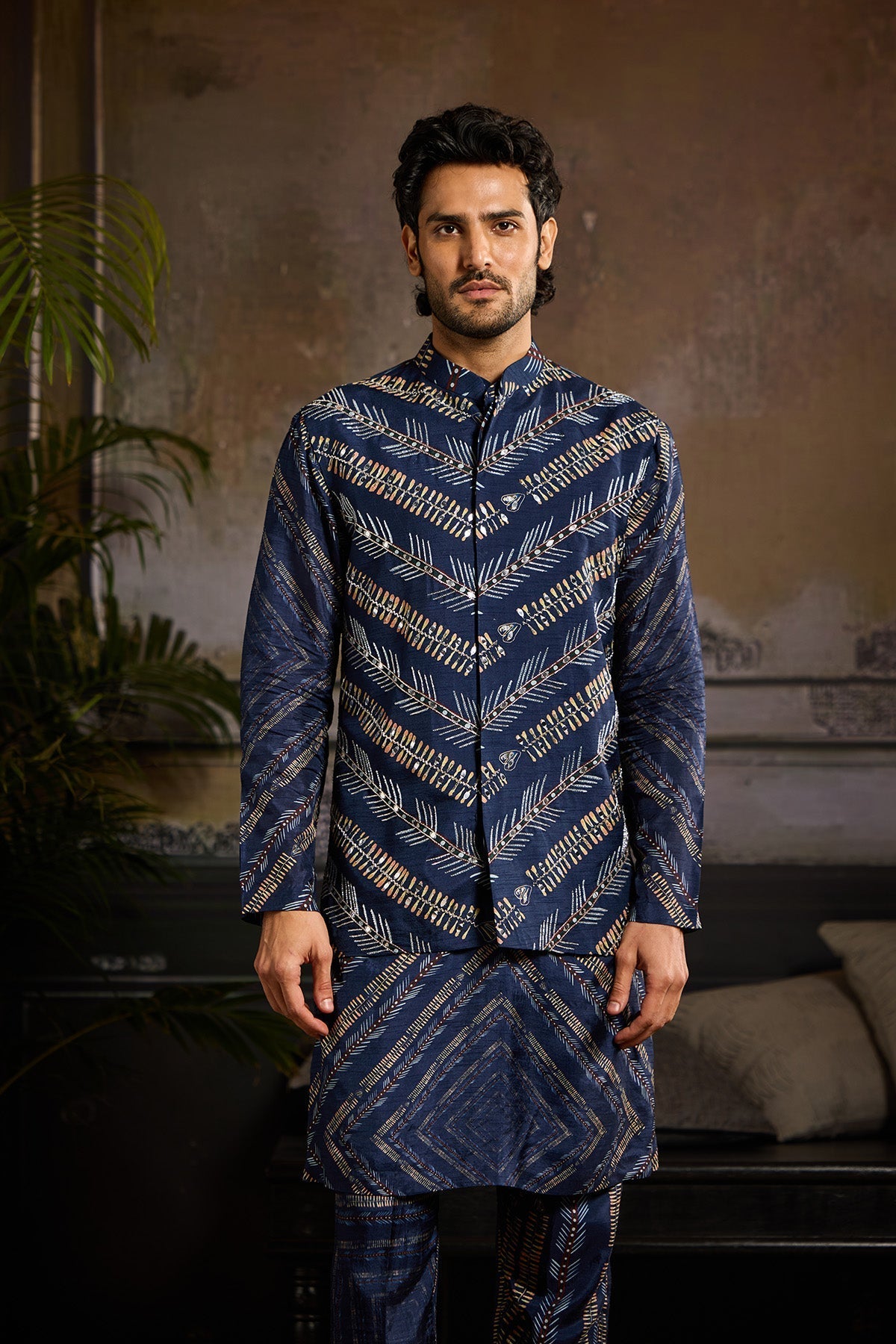 BLUE CHEVRON PRINT BUNDI AND KURTA PAIRED WITH PRINTED PANTS