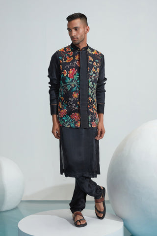TEAL BLUE SILK KURTA WITH EMBROIDERY DETAILING ON COLLAR PAIRED WITH PATCHWORK PRINT BUNDI
