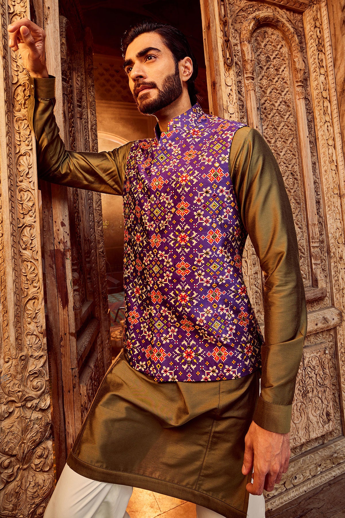 Purple Raw Silk Mirror Embellished Bundi Set