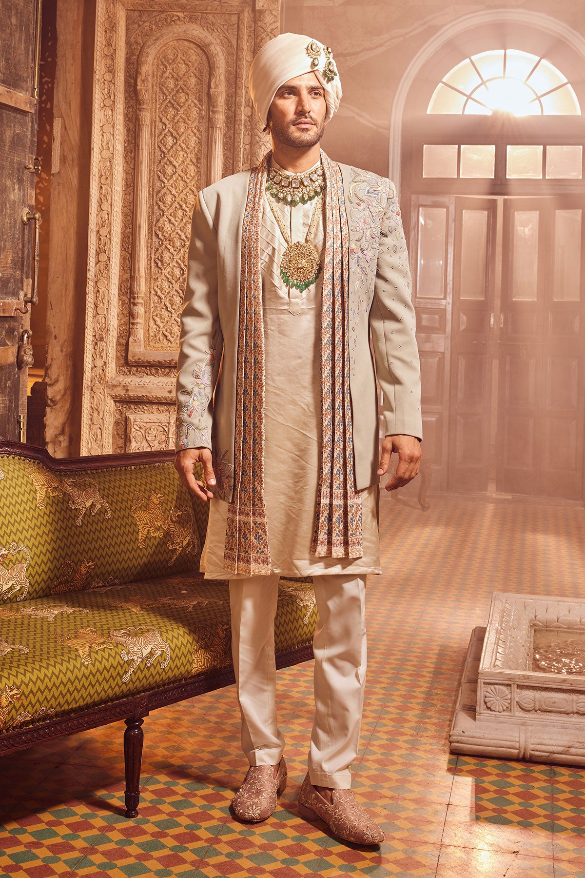 OPEN SAGE GREEN
TEXTURED INDO-WESTERN