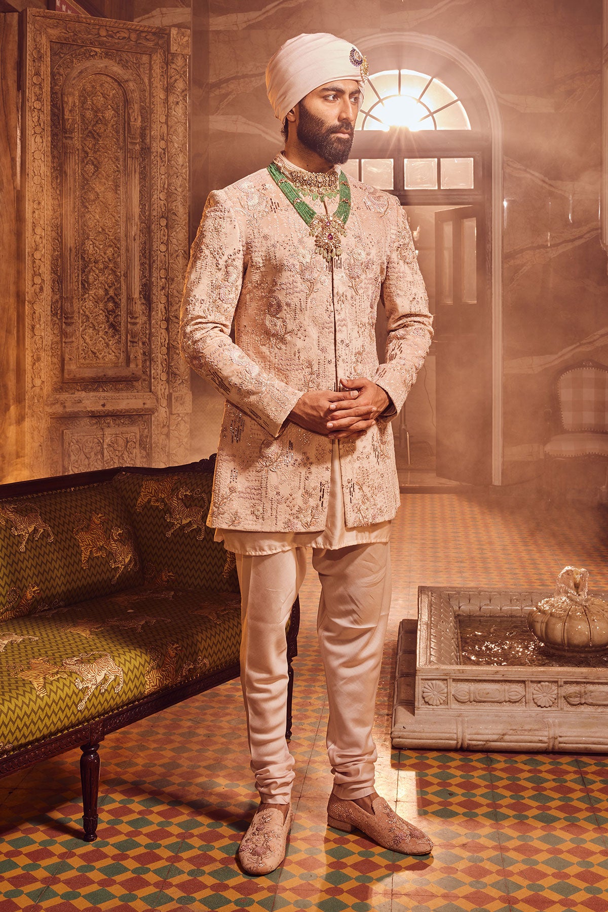 SALMON PINK VELVET
EMBROIDERED BANDHGALA