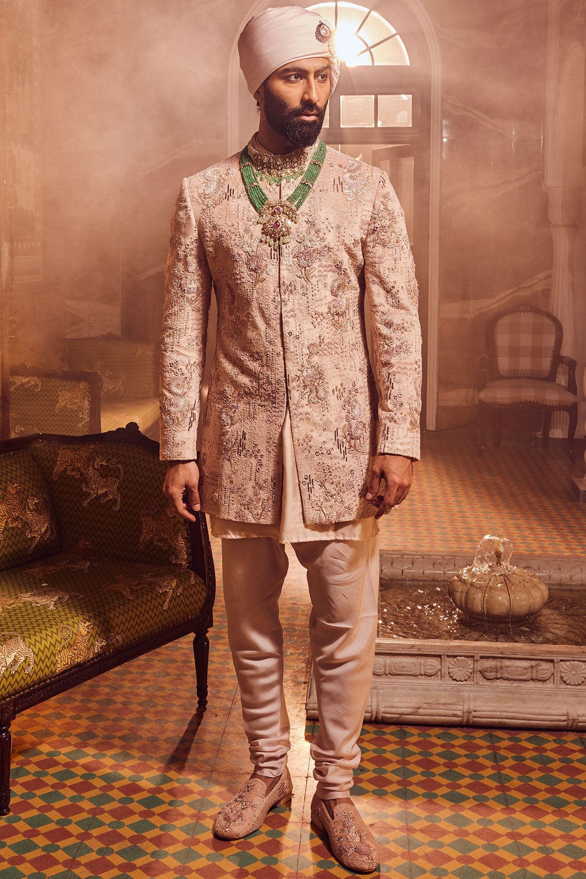 SALMON PINK VELVET
EMBROIDERED BANDHGALA