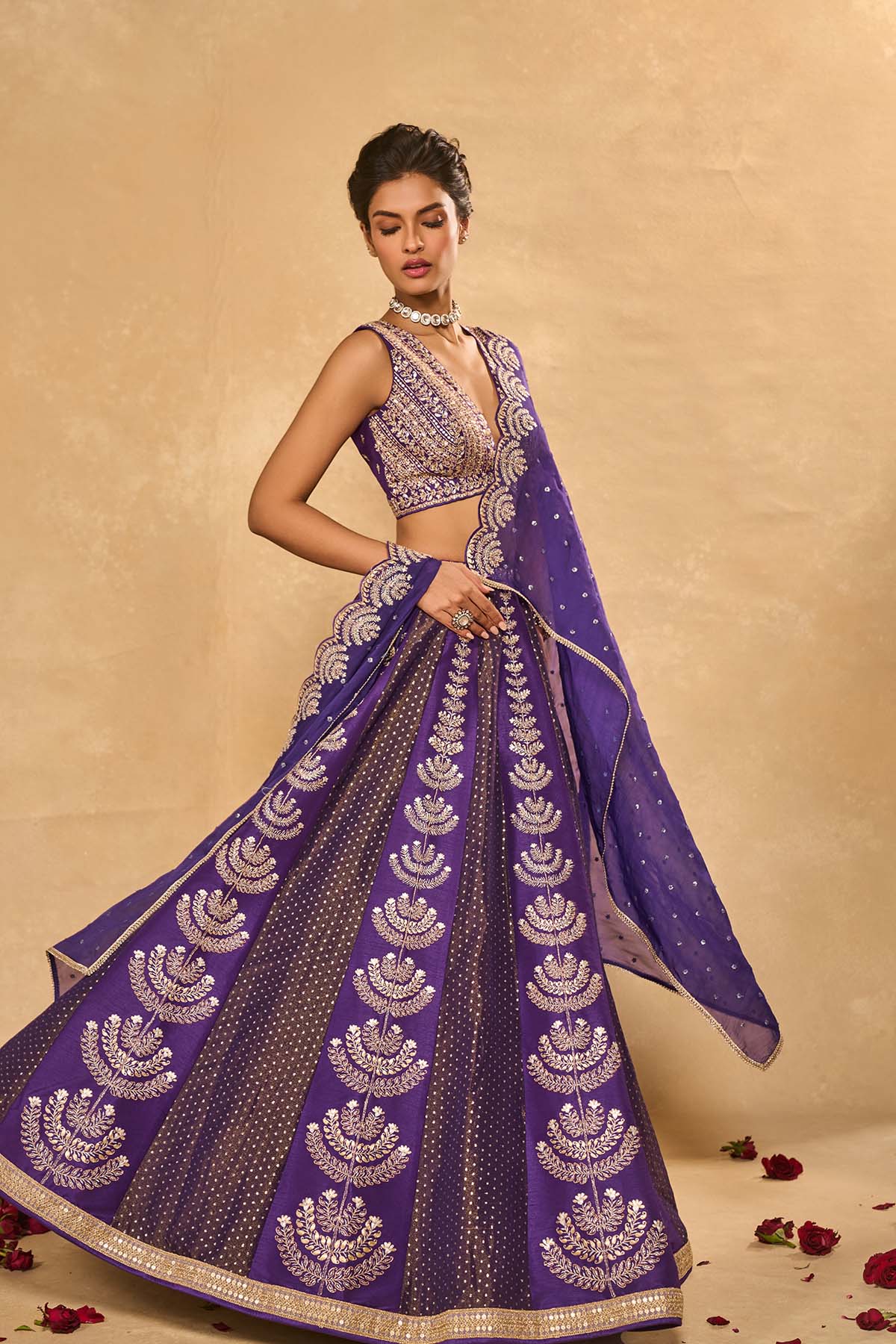 Maitri Lehenga