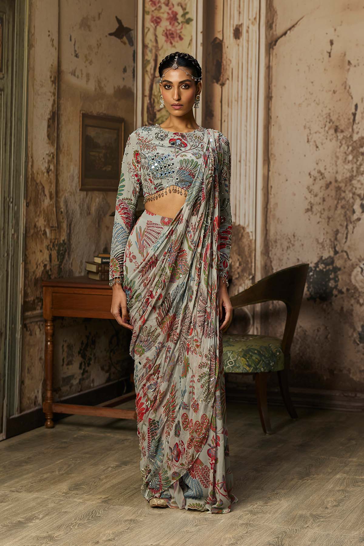 SLATE GREY PRINTED AND HIGHLIGHTED TIERED SKIRT SAREE SET