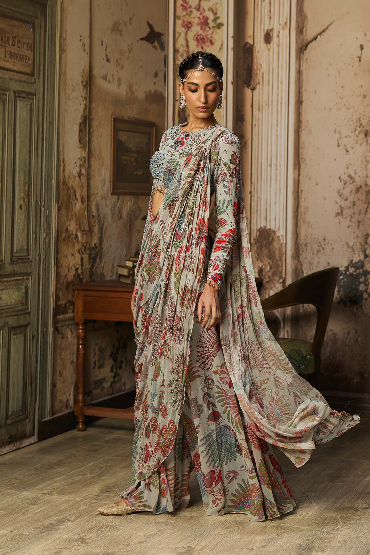 SLATE GREY PRINTED AND HIGHLIGHTED TIERED SKIRT SAREE SET