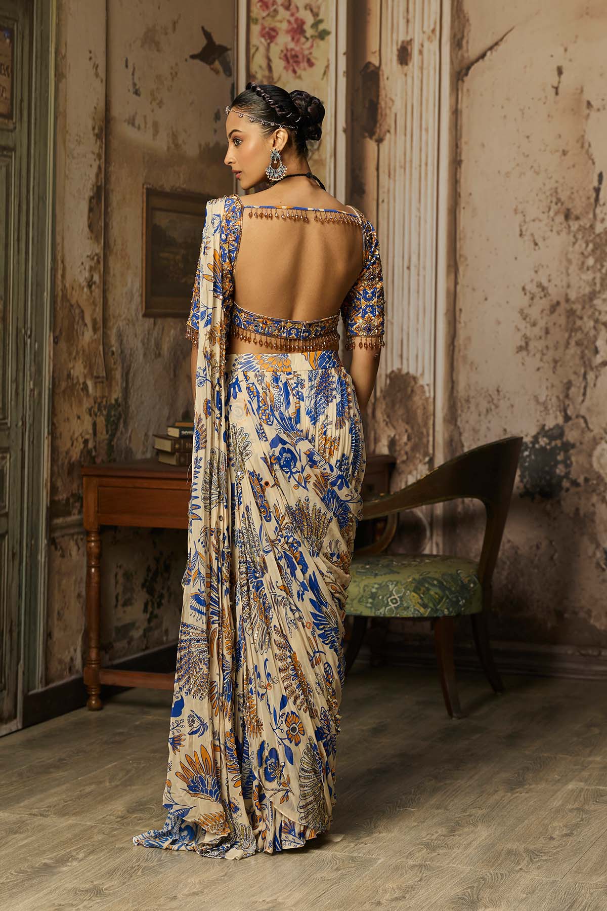 IVORY PRINTED AND HIGHLIGHTED TIERED SKIRT SAREE SET