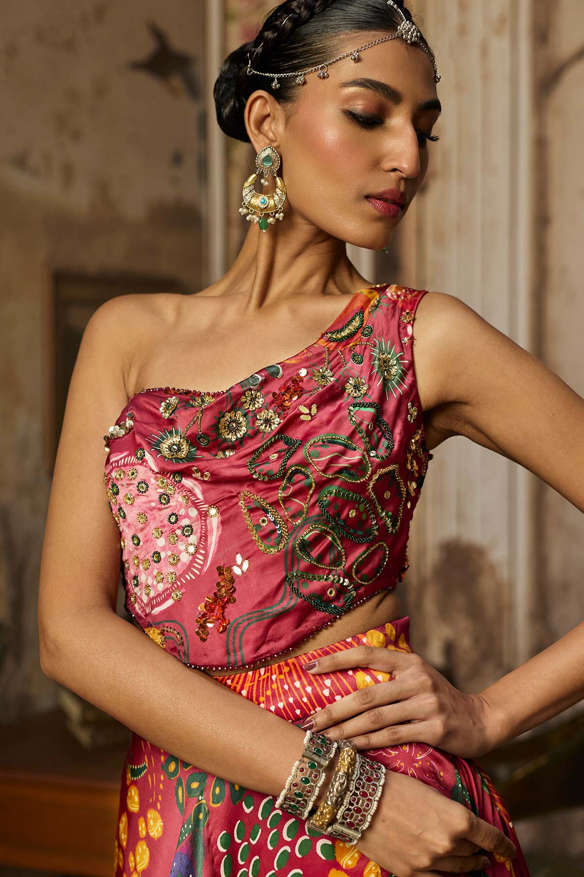 DEEP RED PRINTED AND HIGHLIGHTED SLIT SKIRT SET
