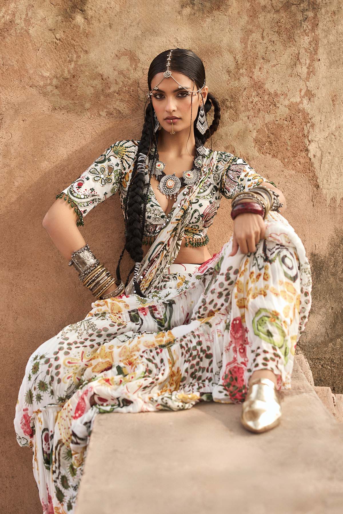 IVORY PRINT AND HIGHLIGHTED TIERED SKIRT SAREE SET