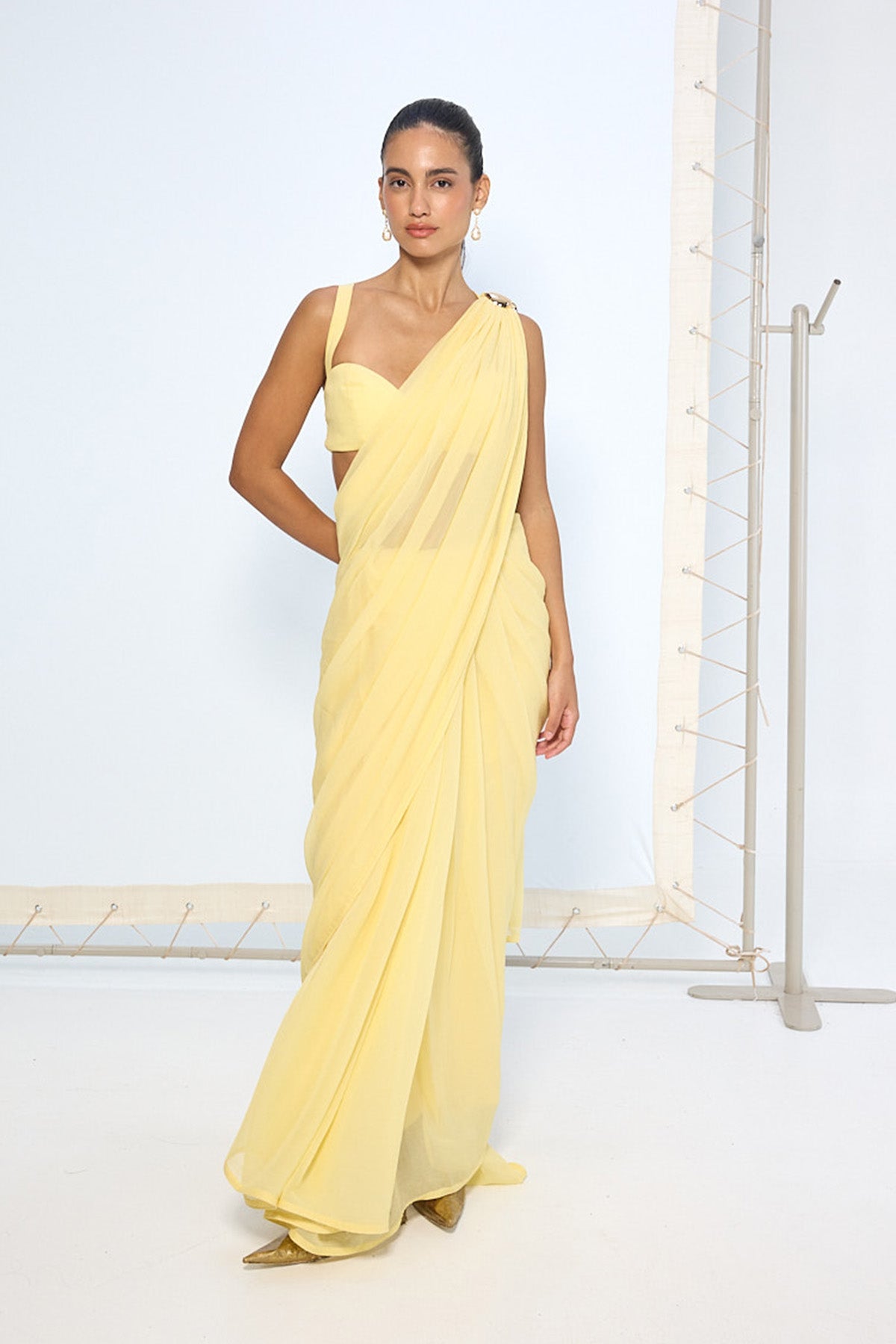 Soft Yellow Movable Brooch Saree