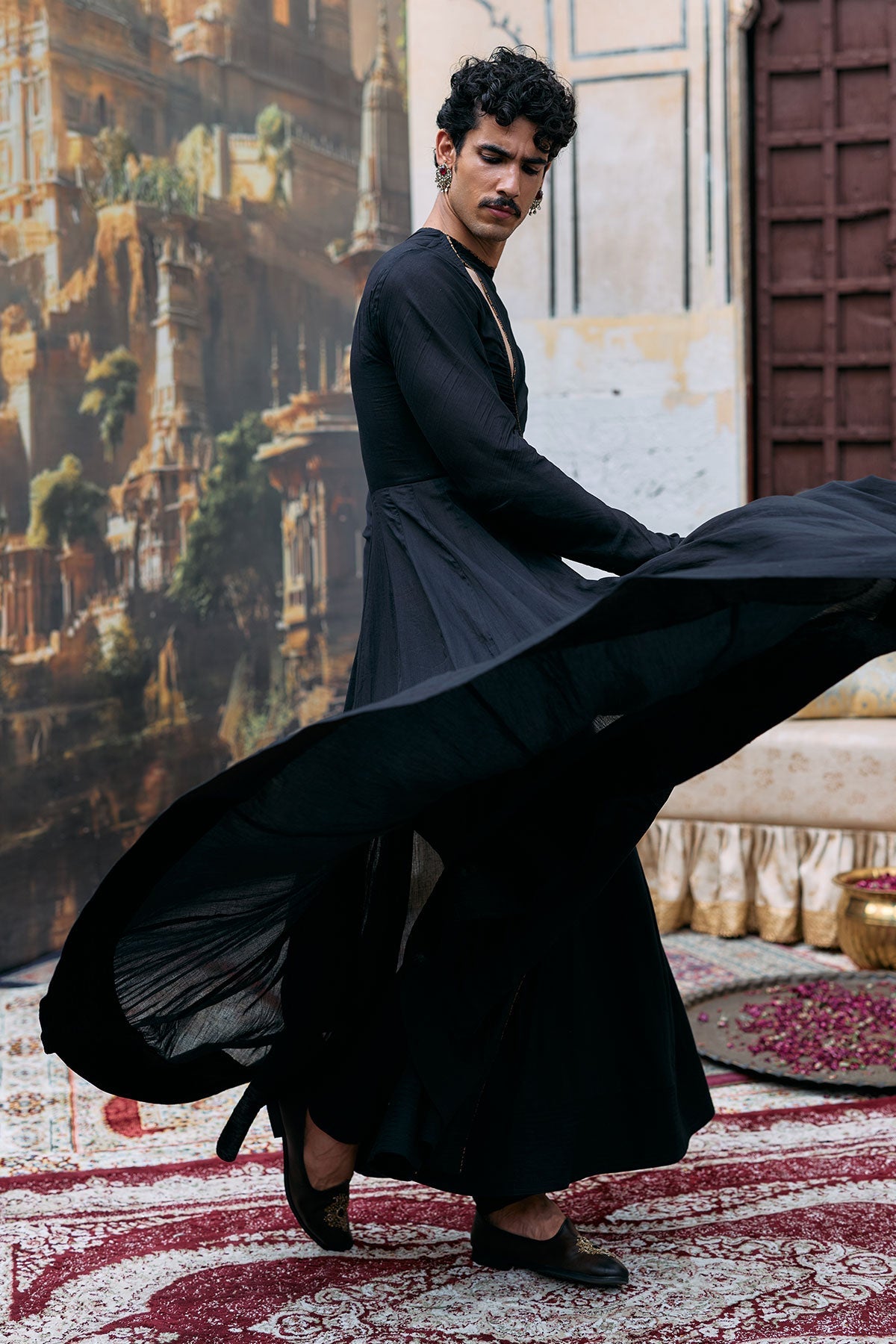 Hiranmaya Sherwani Set