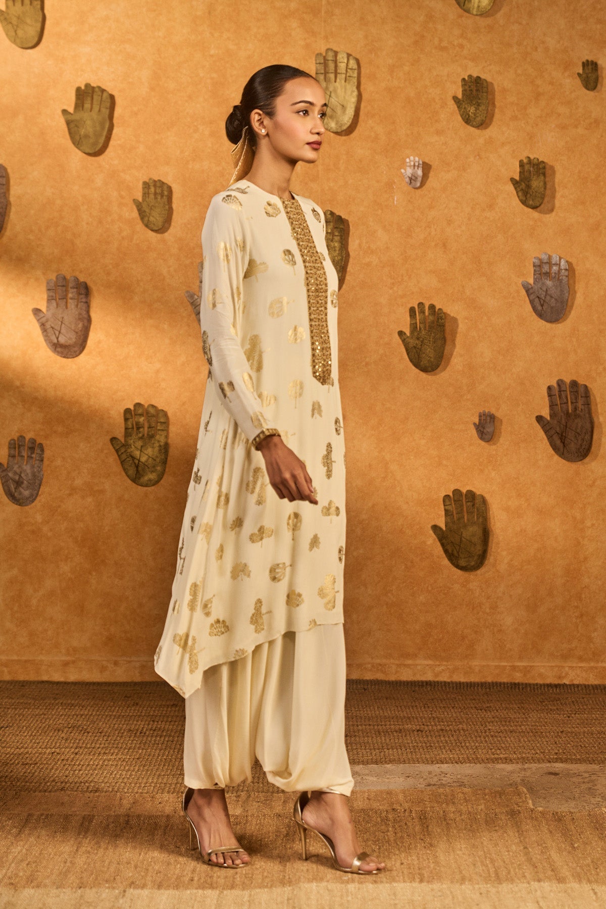 Ivory Windrose Kurta Set