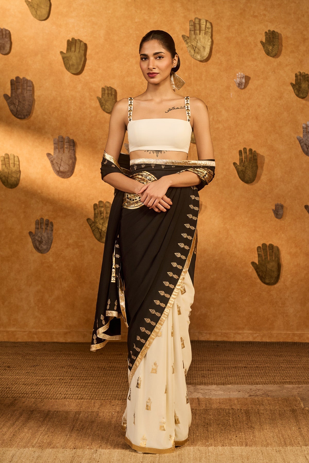 Black & White Moon Fish Saree