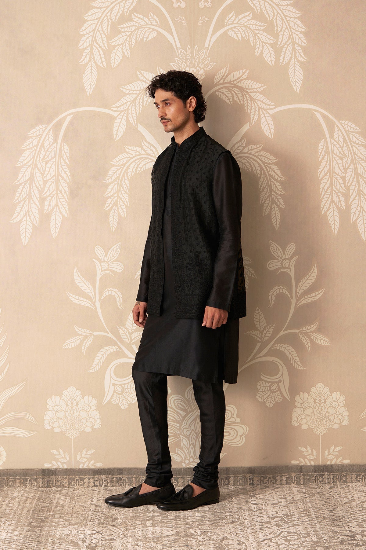 Sabr 
KURTA BANDI SET