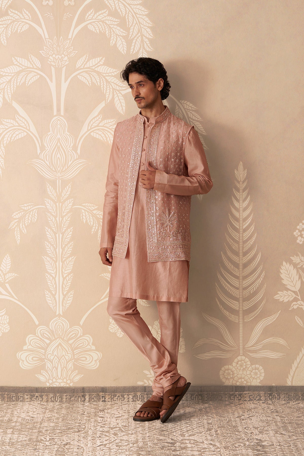 Nayyar
Kurta Bandi Set