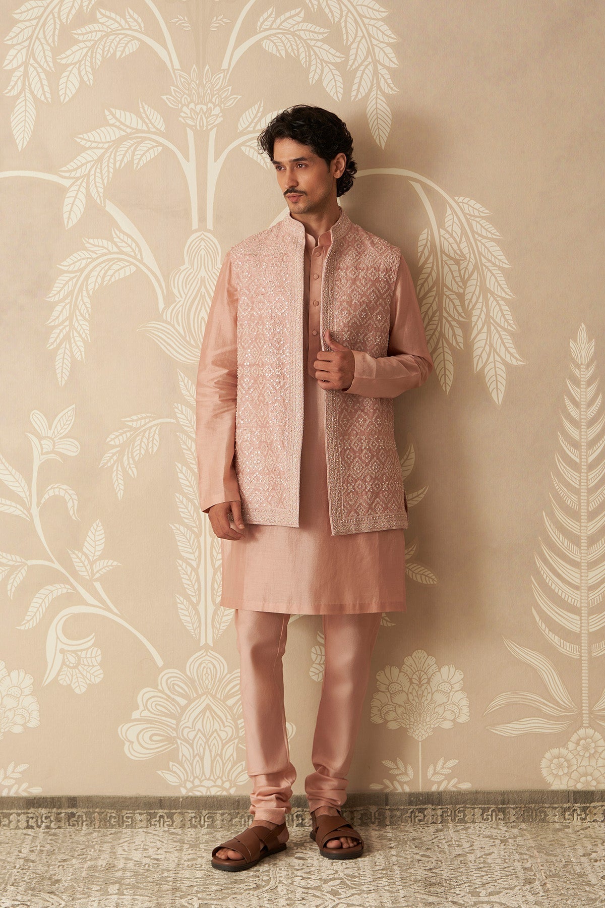 Ambar
Kurta Bandi Set