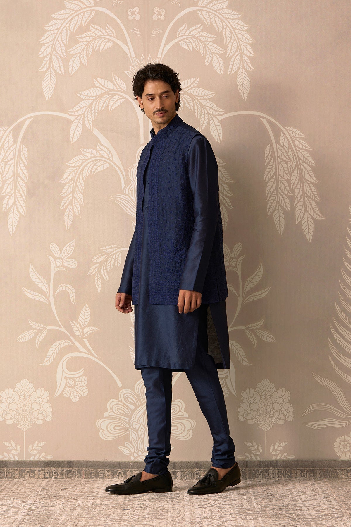 Neel 
Kurta Bandi Set