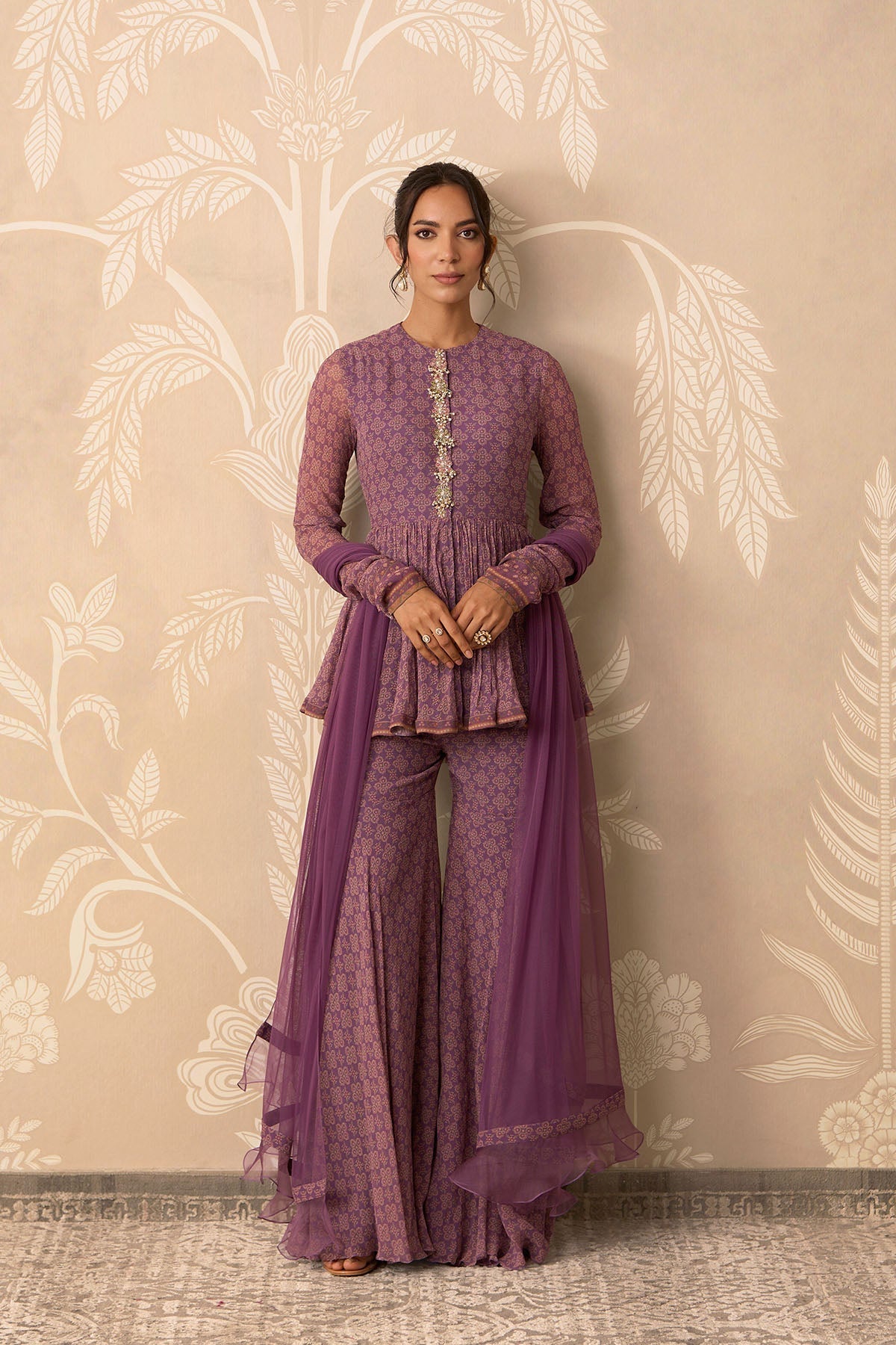 Izhaar Peplim 
Garara Set