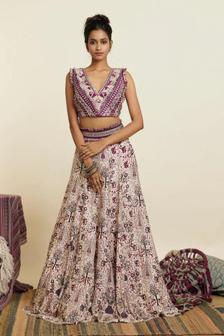FLORAL EMBELLISHED BLOUSE PAIRED WITH PRINTED LEHENGA WITH SUBLTE EMBELLISHMENTS AND KAIRI PRINTED ORGANZA DUPATTA AND BELT