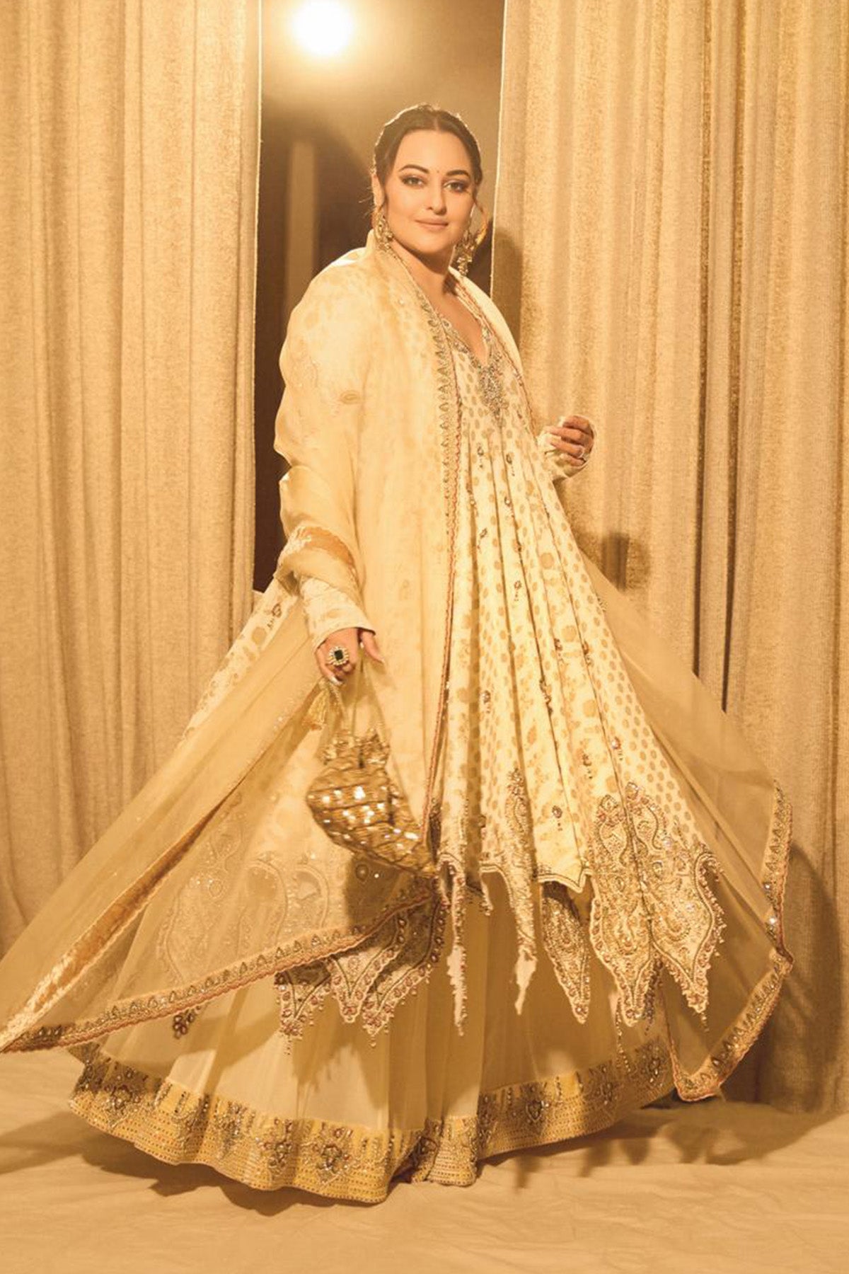 Sonakshi Sinha in Noor-e-zari Anarkali Set