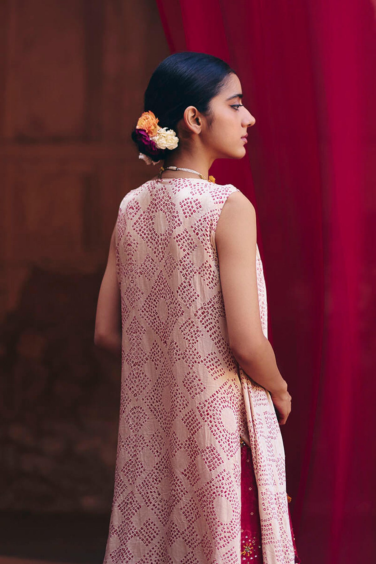 Bandhani cape set