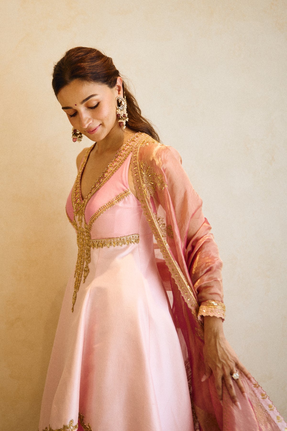 Chaand Gulabi Farshi Salwar Set