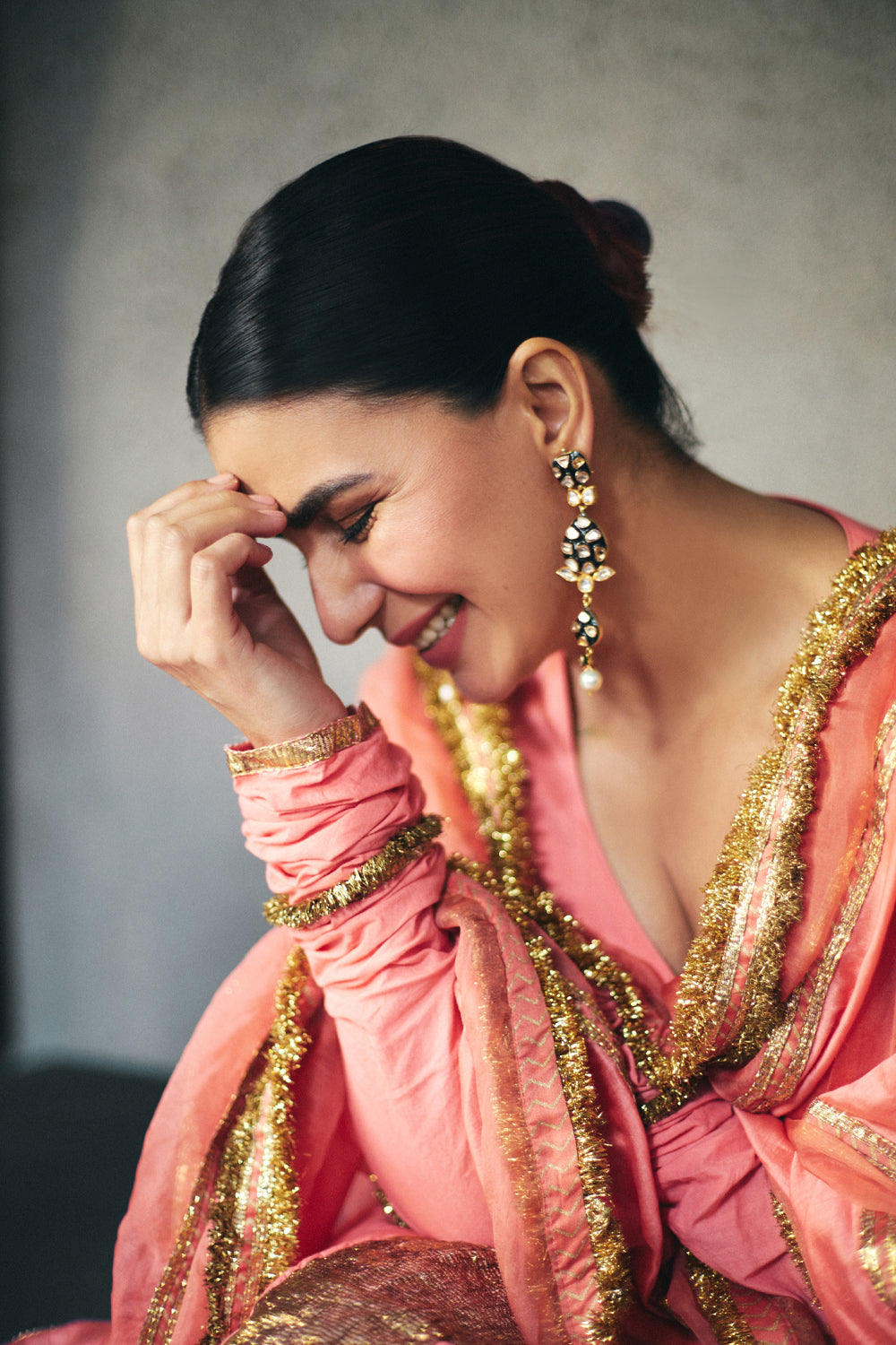 Kirti Kulahari in Shiddat-e-Angrakha set