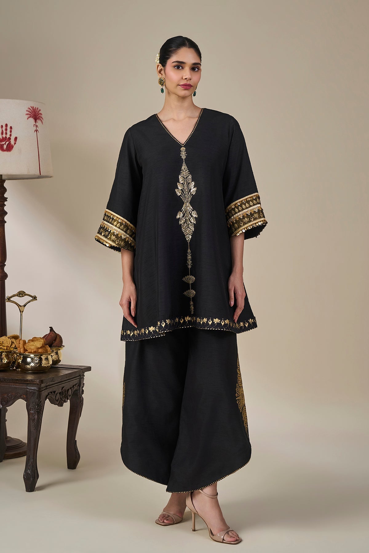Black Pinnacle Arch Kurta Set