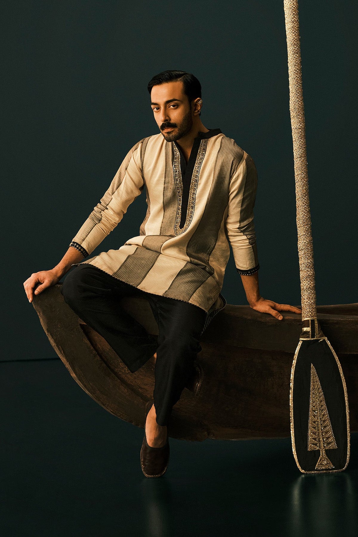 Palm Pillar Black & White Kurta