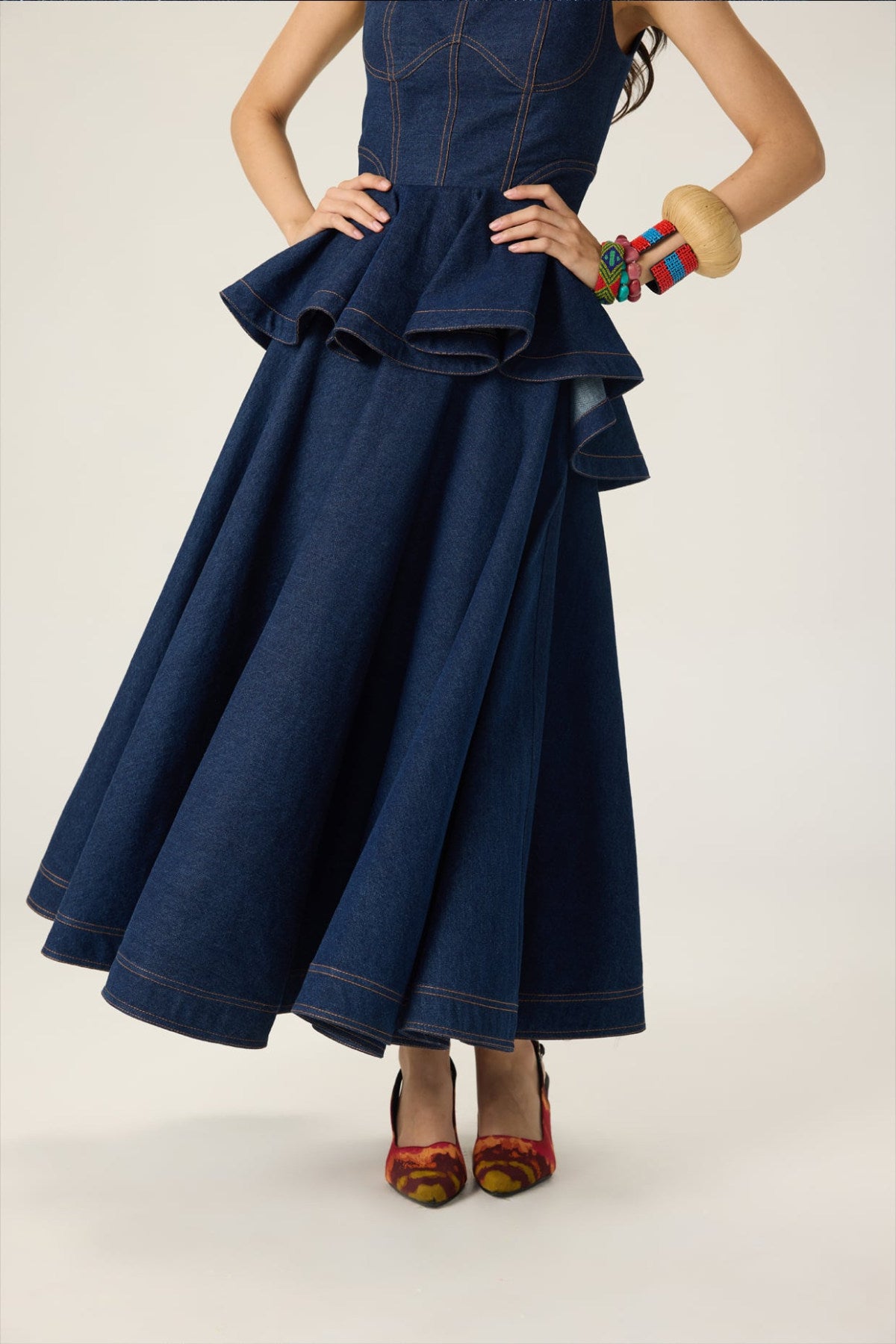 Peni Blouse Lyro Skirt