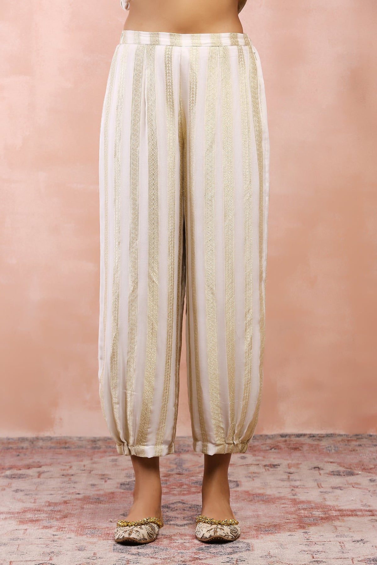 OFF WHITE EMBROIDERED KURTA AND PANT