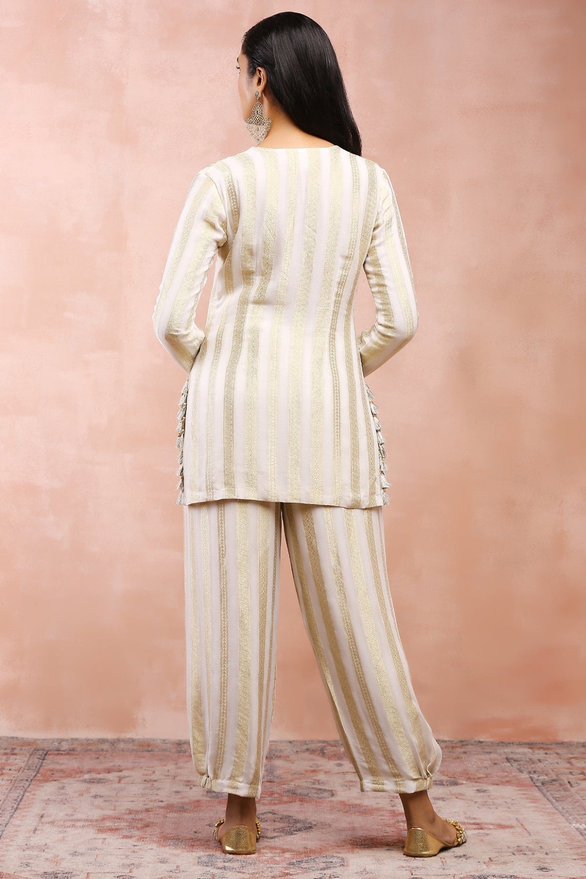 OFF WHITE EMBROIDERED KURTA AND PANT