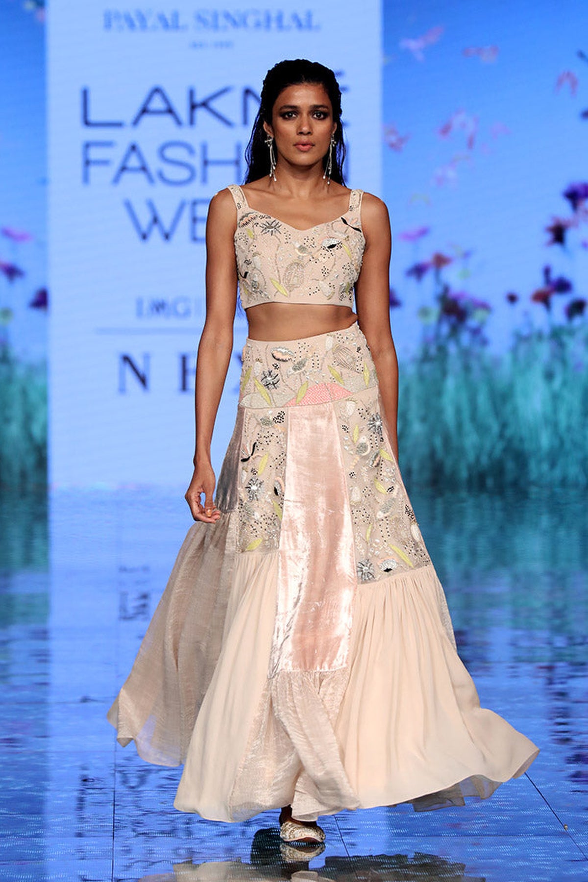 Paniz Lehenga