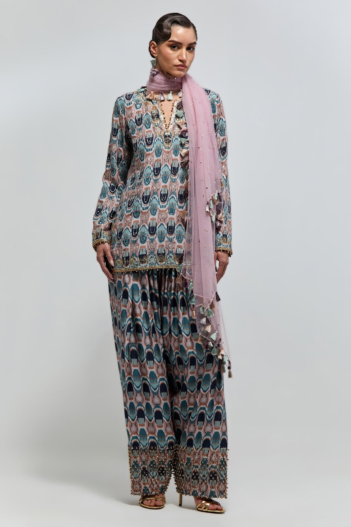Parisa Indigo Kasbah Printed Abutai Silk Kurta With Farshi Salwar And An Onion Pink Mukaish Net Dupatta
