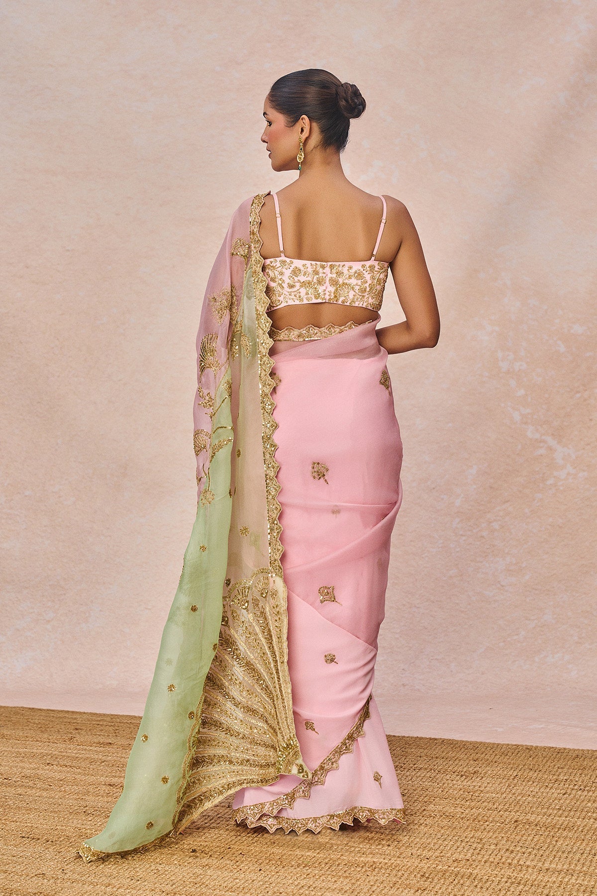 'Gulposh' Saree