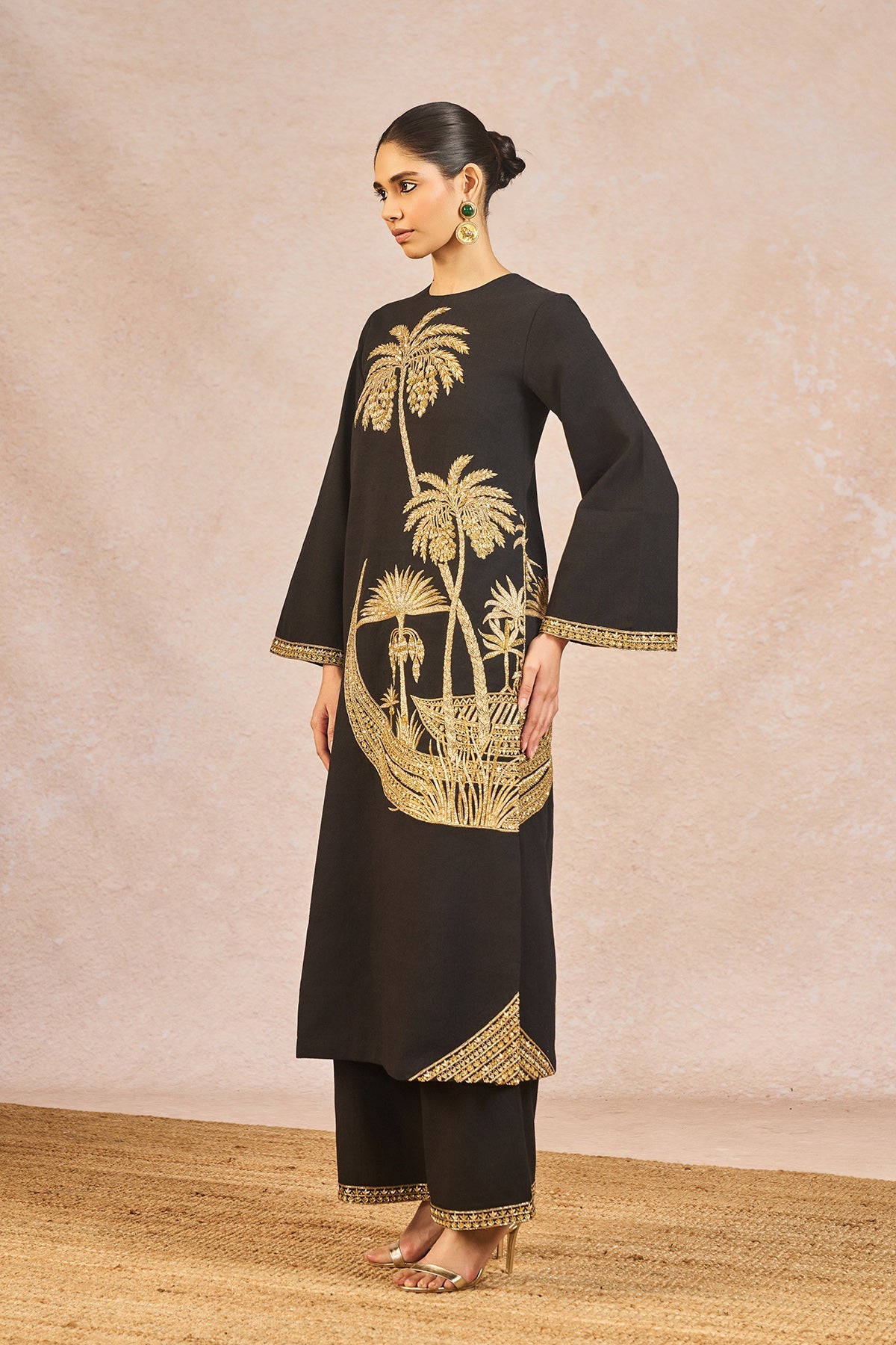 The Chand Kinara Kurta Set