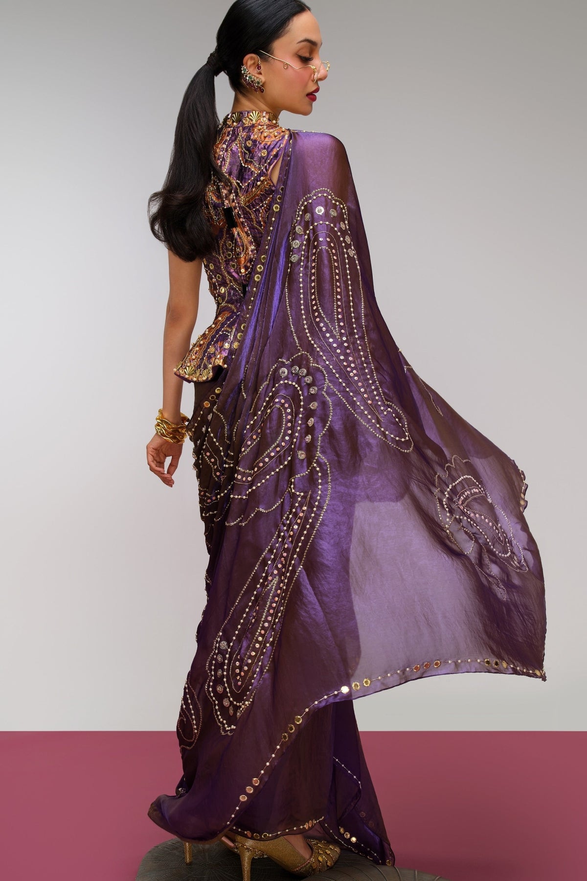 VINTAGE POWER MOVES - Saree Set