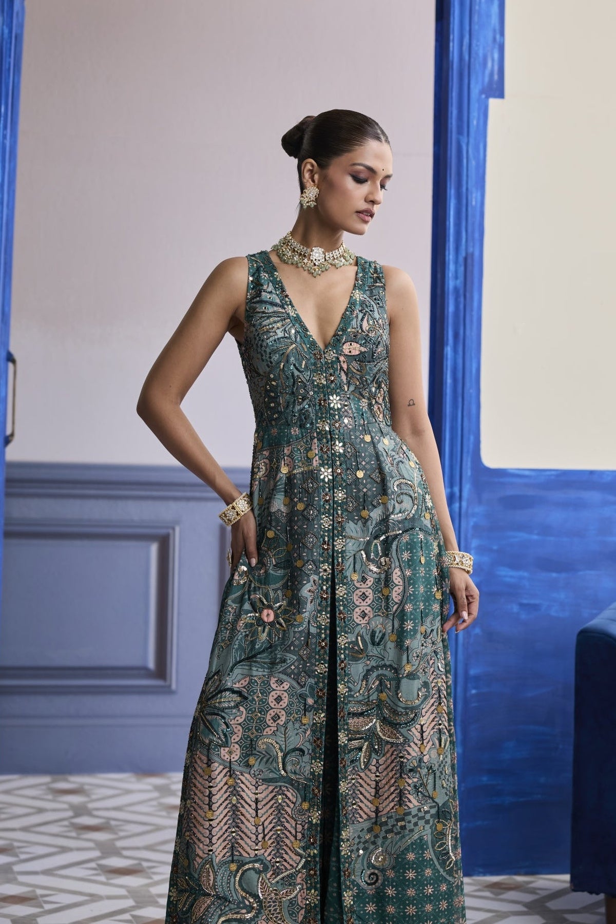 Teal Floral V-Neck Structured Kurti With Flared Pants Set