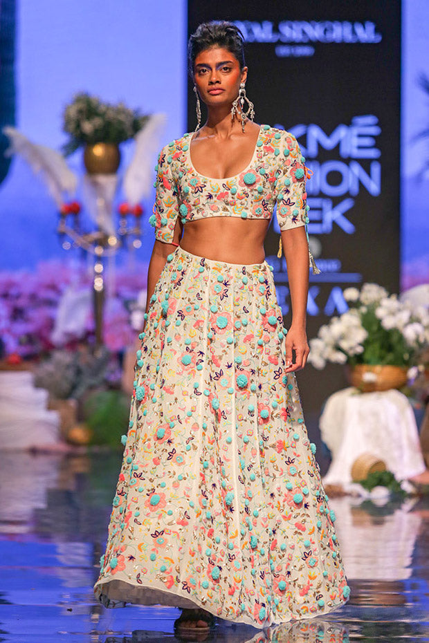 40 Naira dresses ideas | shivangi joshi instagram, designer dresses indian,  kartik and naira